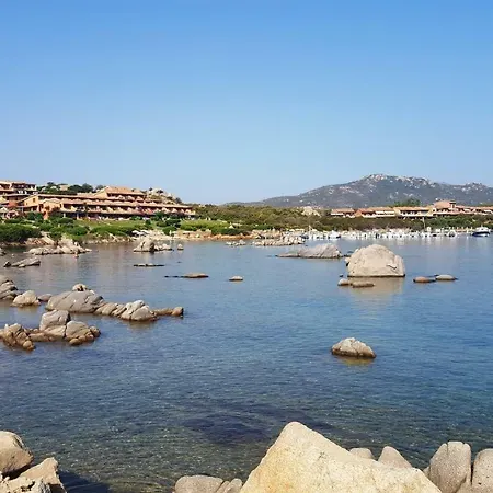 Marineledda Village מלון דירות 3*