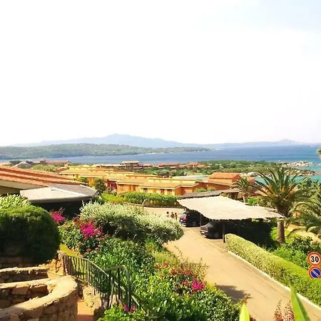Marineledda Village מלון דירות