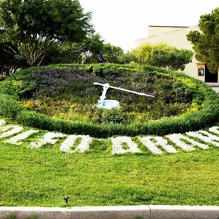Marineledda Village מלון דירות 3*