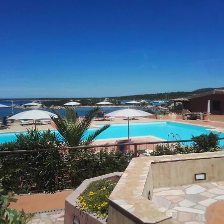 Marineledda Village מלון דירות 3*