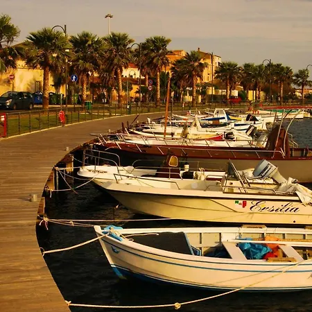 מלון דירות Marineledda Village מרינלה